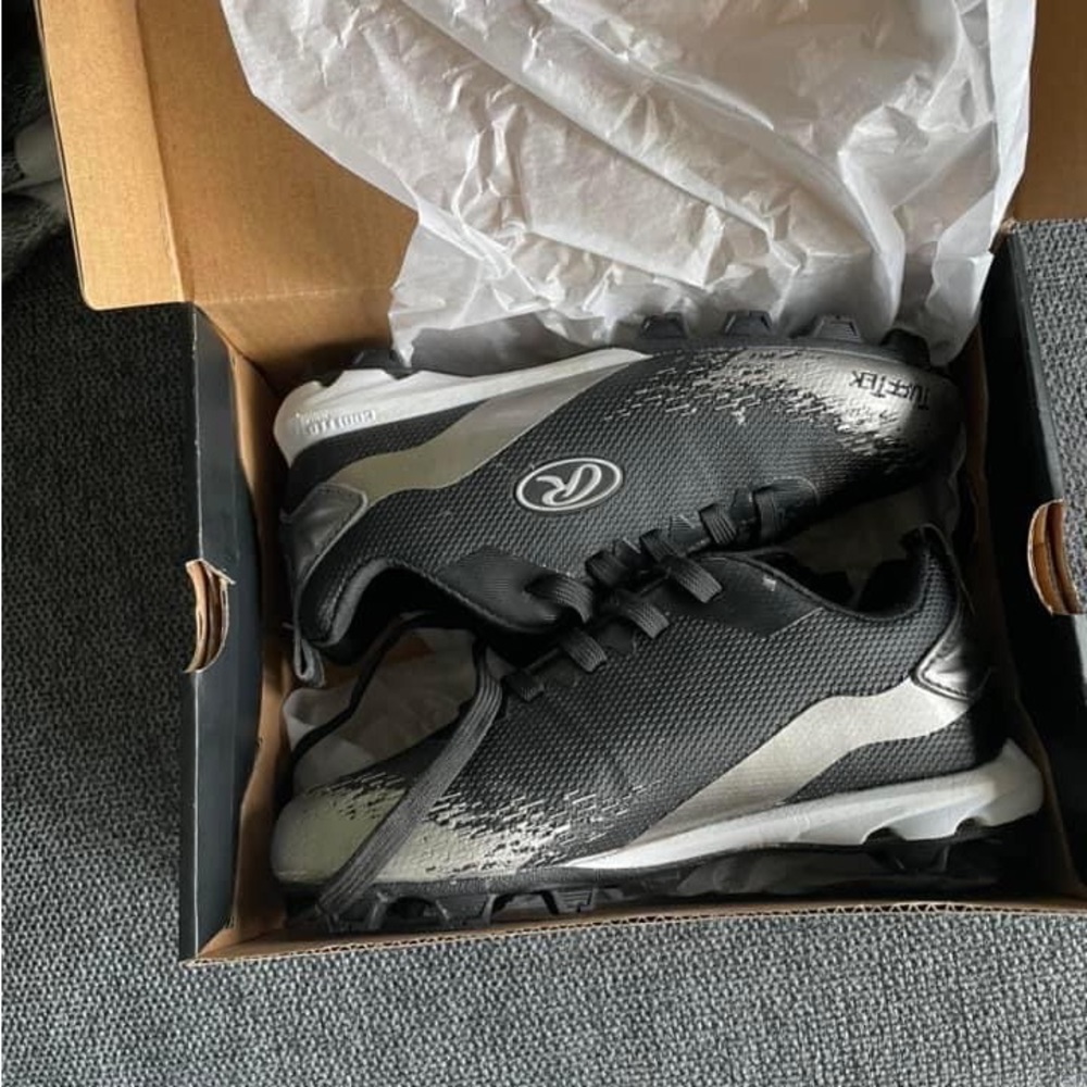 Rawlings baseball cleats